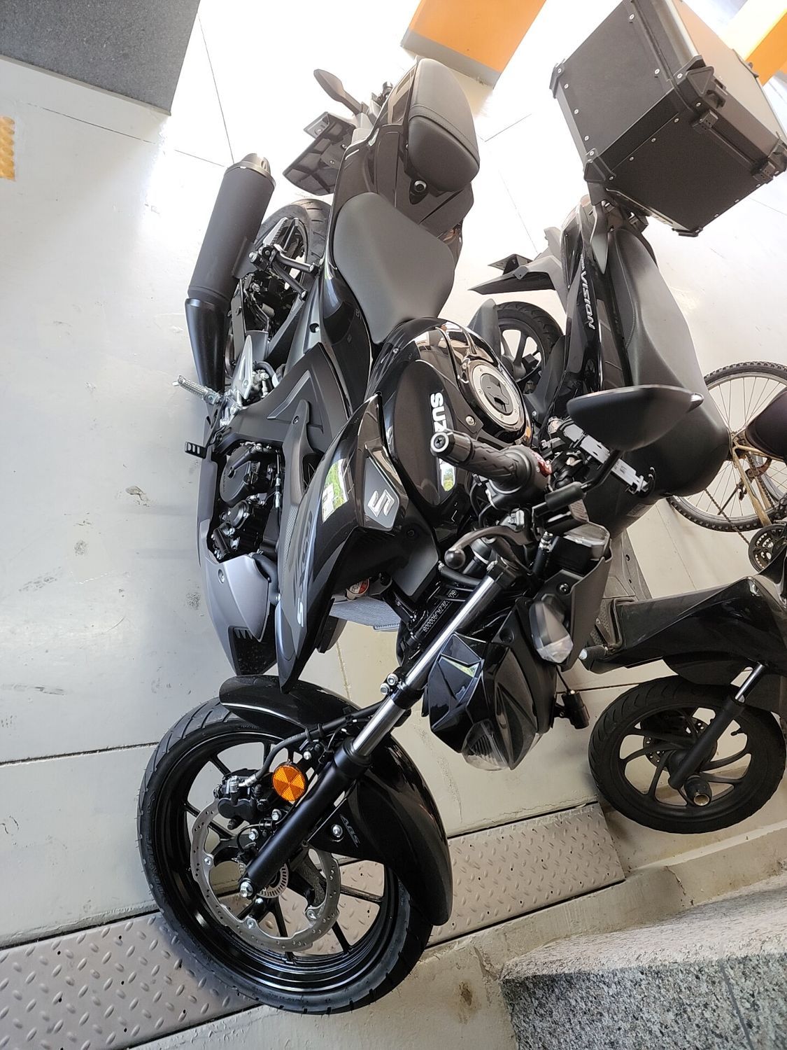 스즈키 GSX S 125 thumb 2