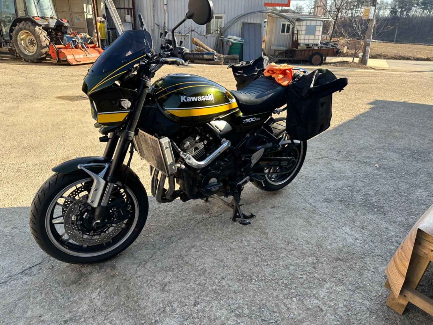 가와사키 Z 900 RS thumb 2