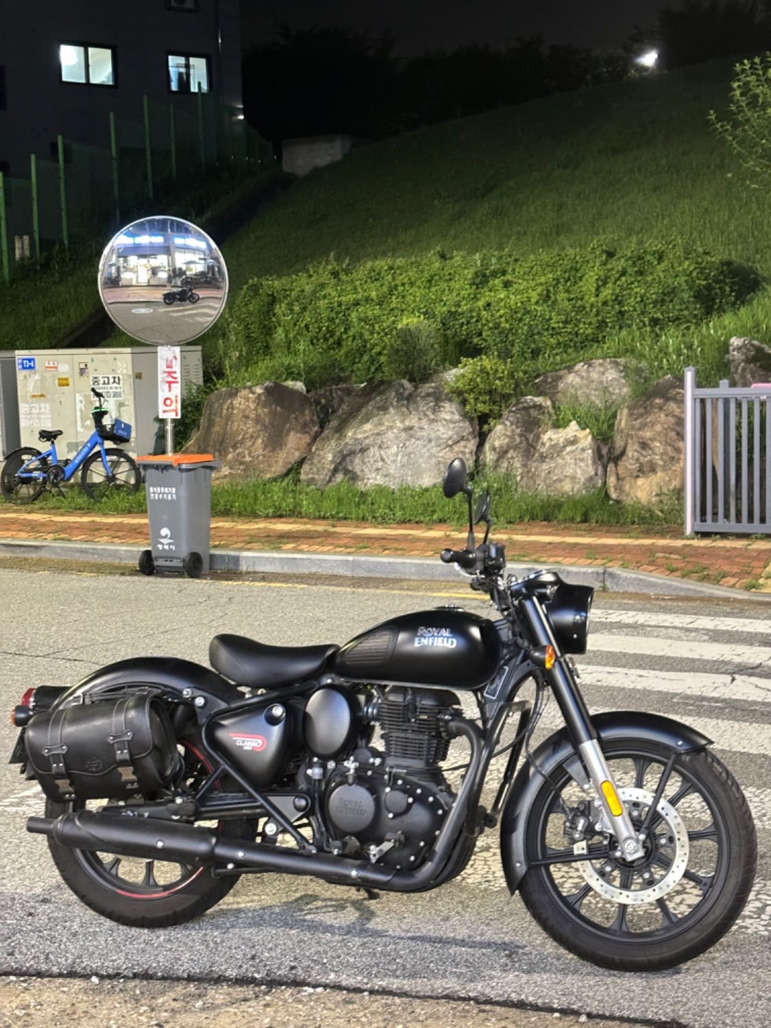 로얄엔필드 클래식 350 thumb 2