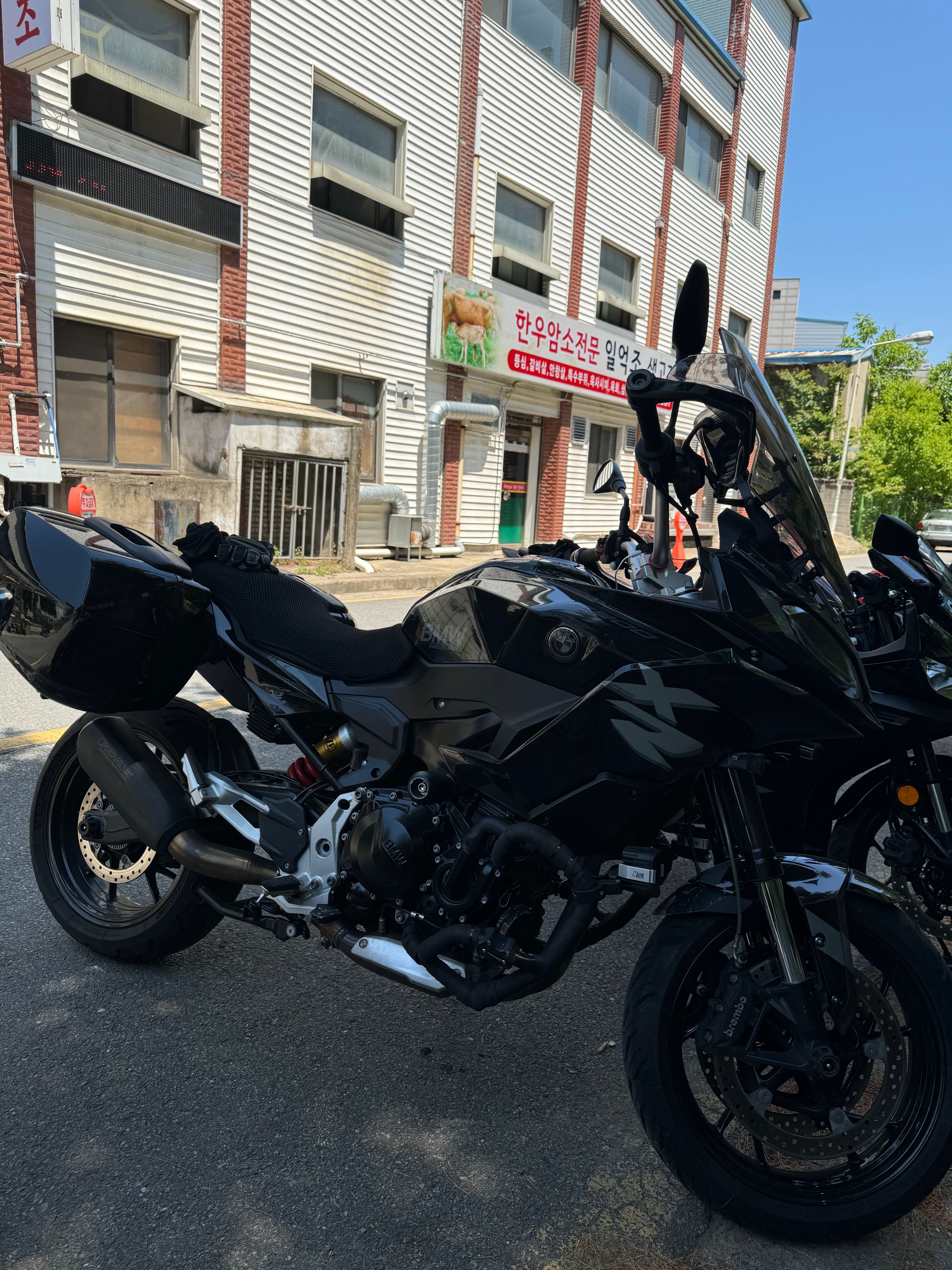 BMW F 900 XR thumb 2