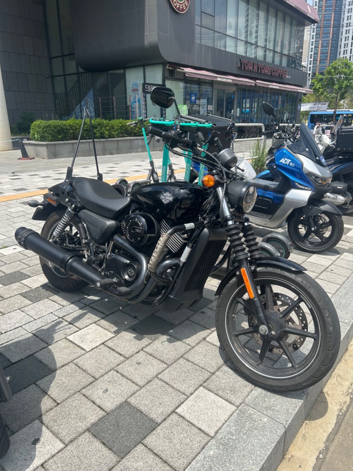 할리데이비슨 스트리트 750 more