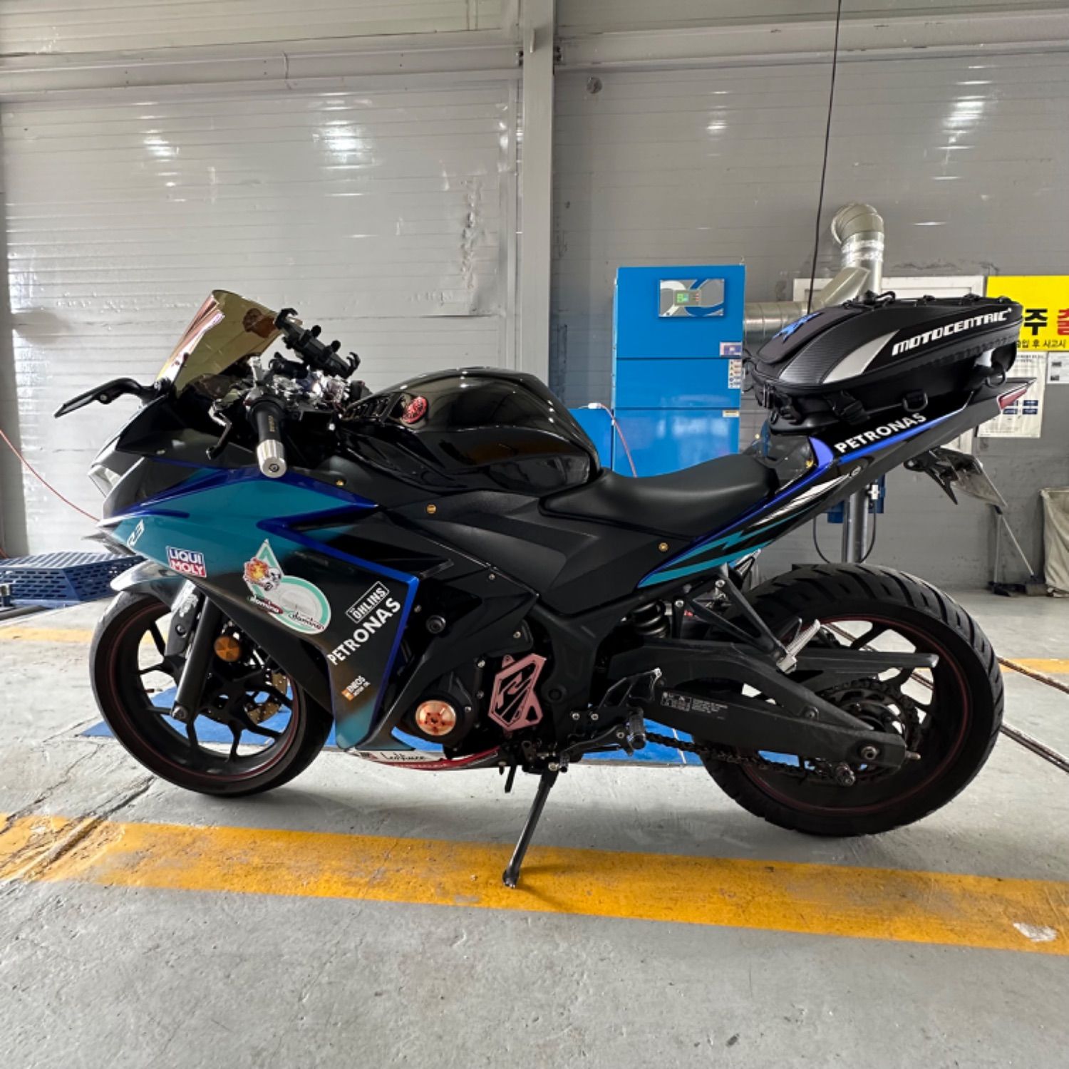 야마하 YZF R3 thumb 2