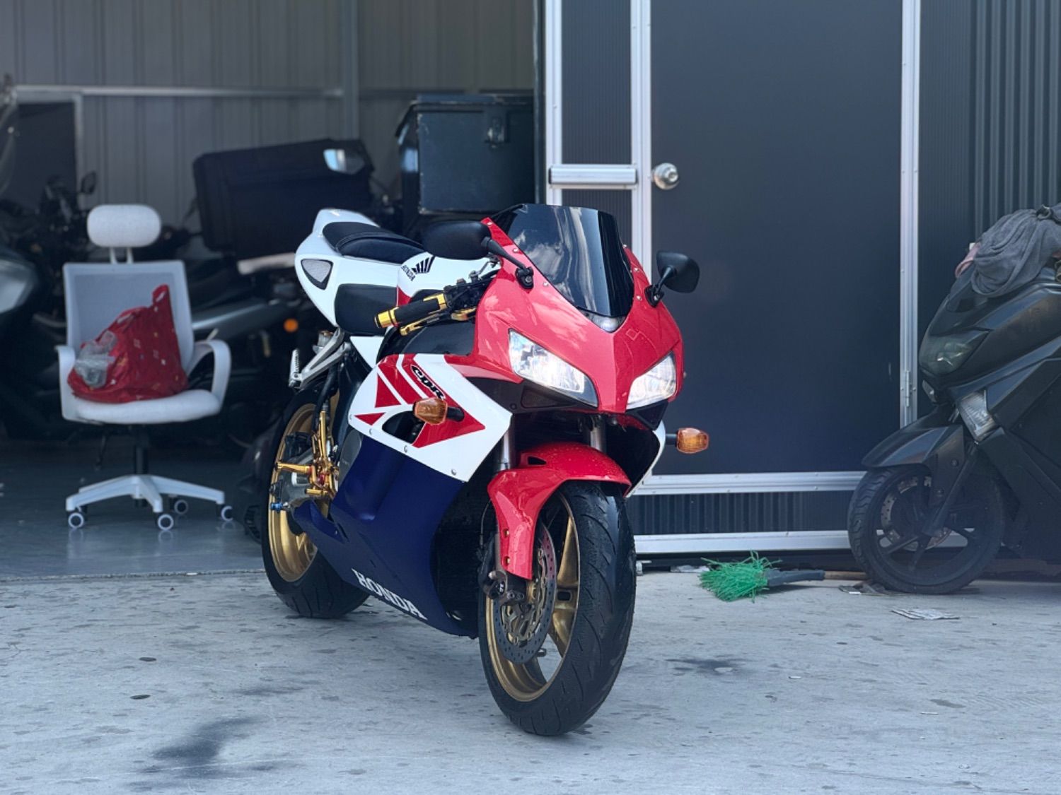 혼다 CBR 1000 RR thumb 2