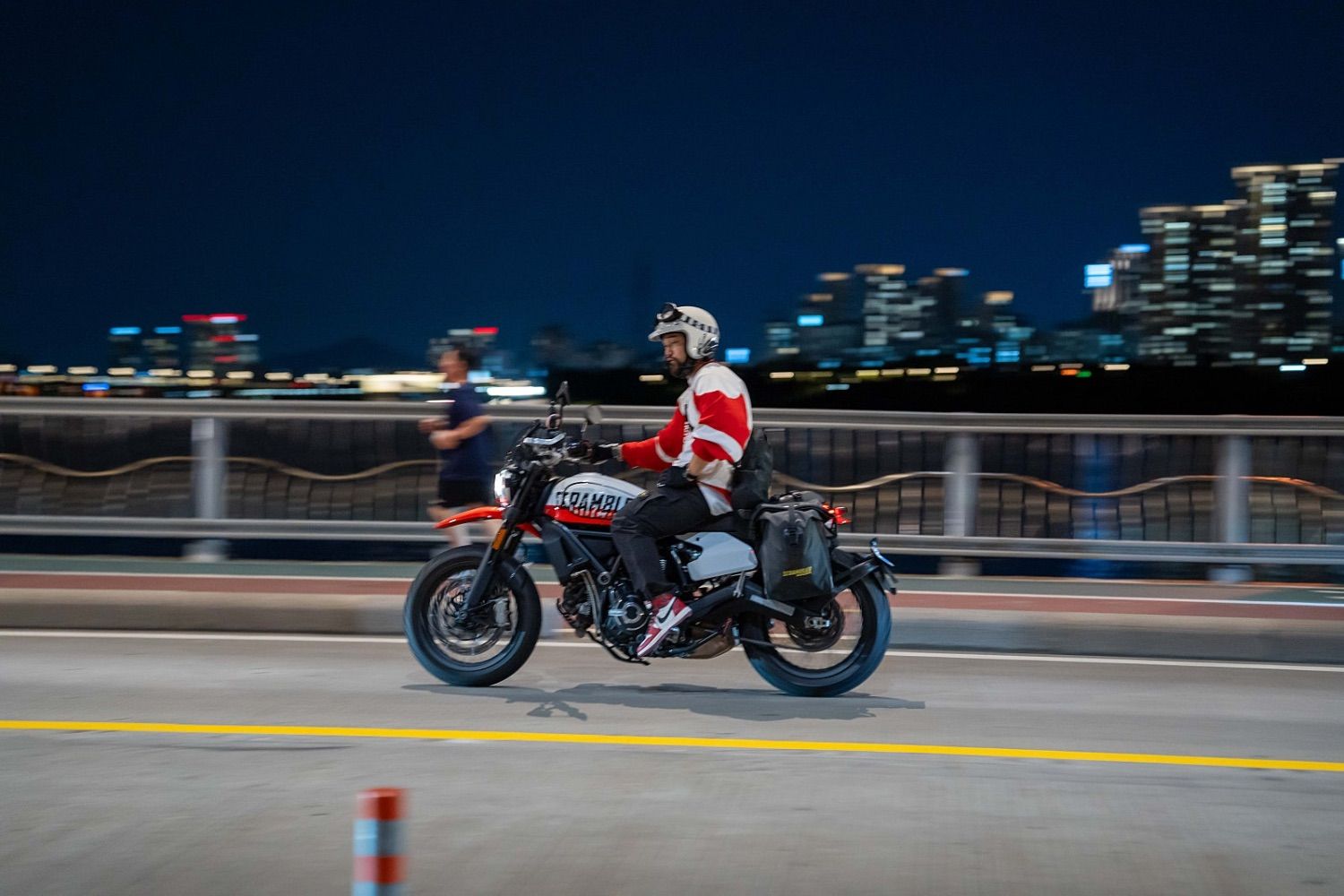 두카티 스크램블러 어반 엔듀로 thumb 2