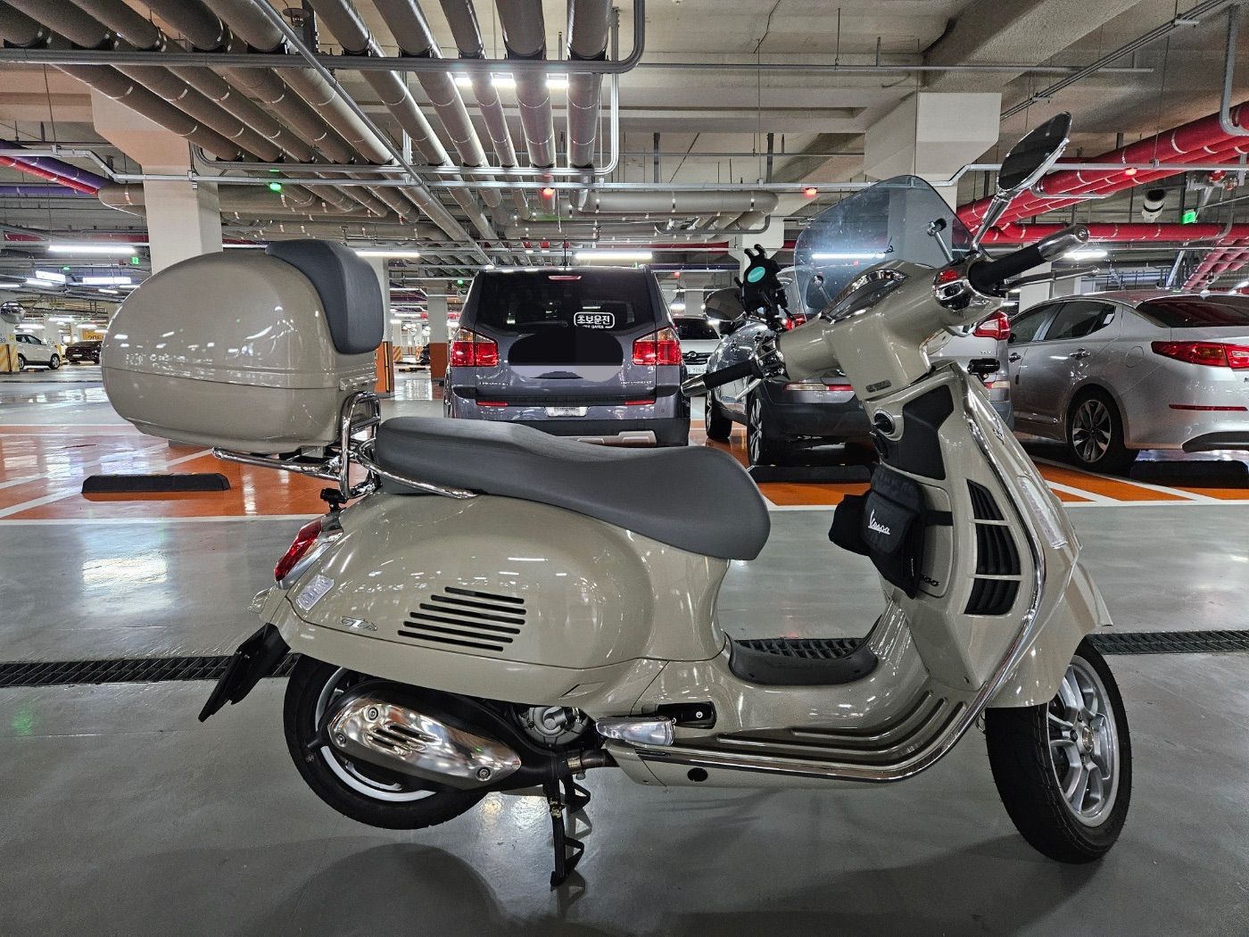 베스파 GTS 300 노떼 에디션 thumb 2