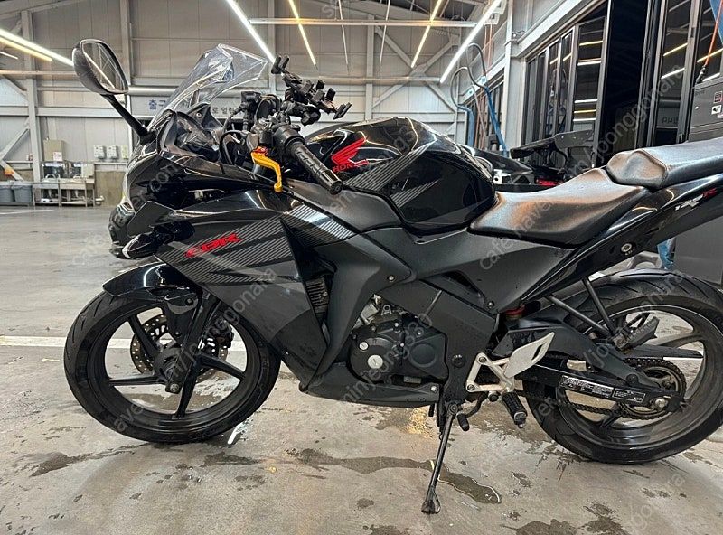 혼다 CBR 125 R thumb 2