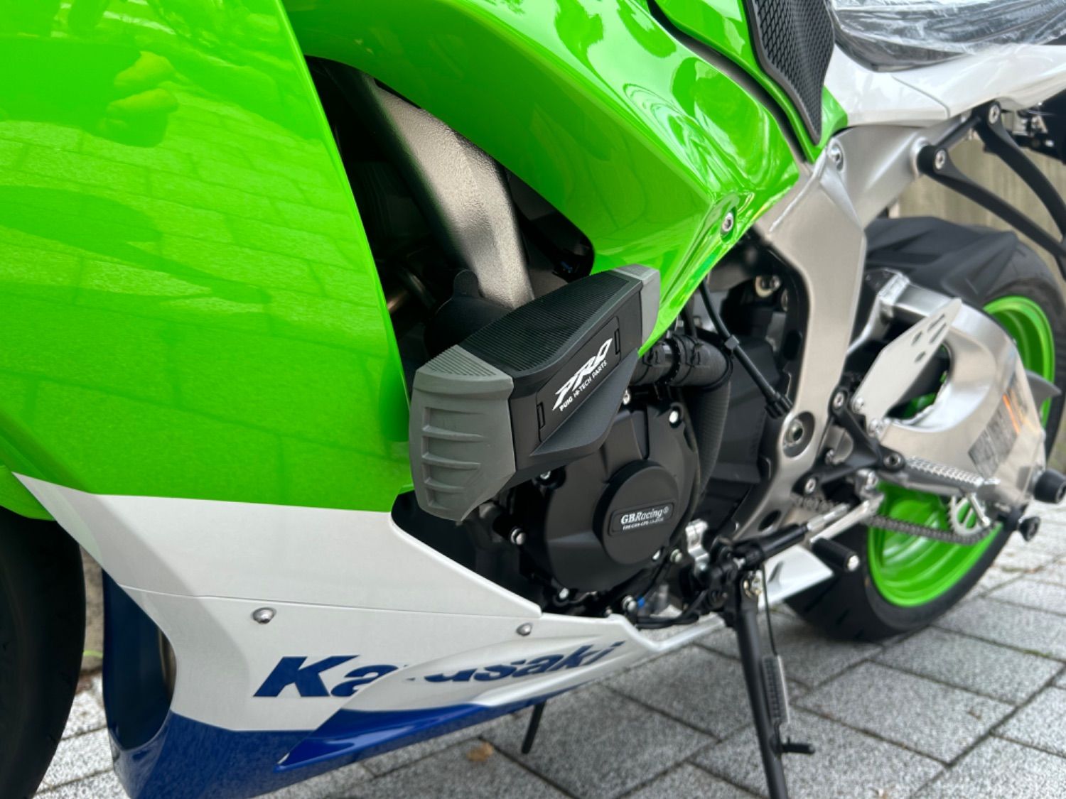 가와사키 닌자 ZX-6R more