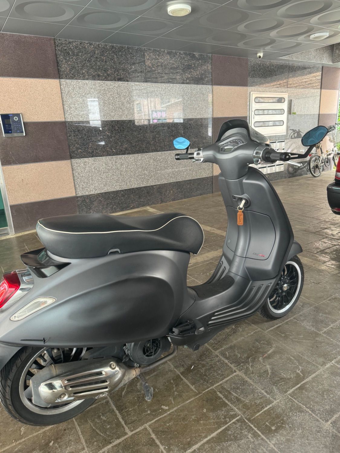 베스파 스프린트 125 ABS more