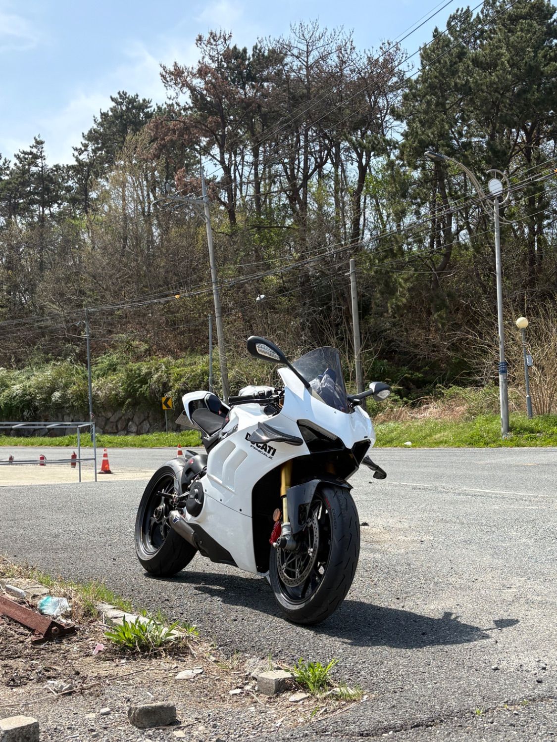 두카티 파니갈레 V4 S 2021 화이트