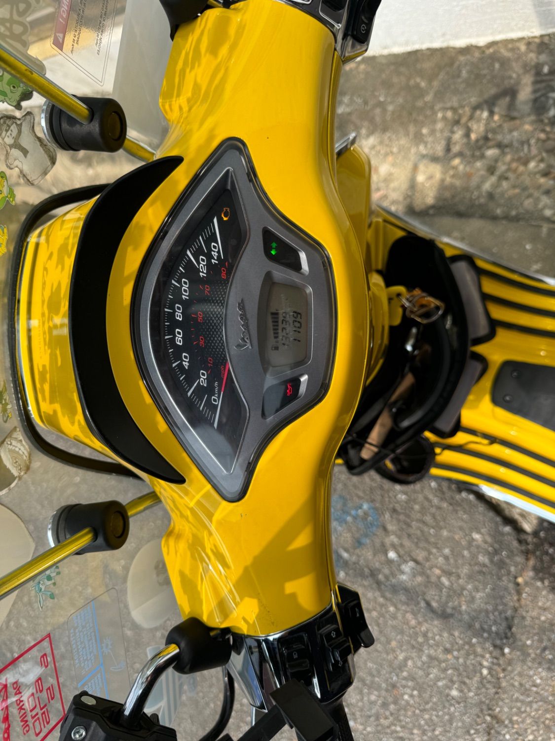 베스파 스프린트 125 ABS more