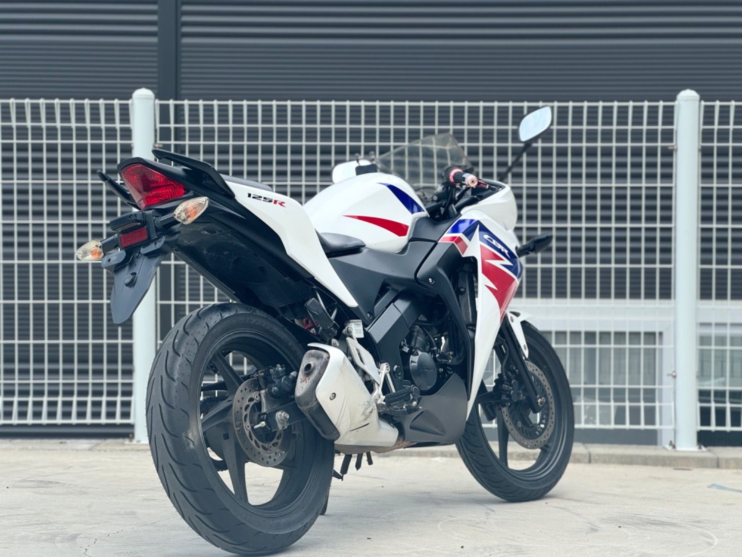 혼다 CBR 125 R more