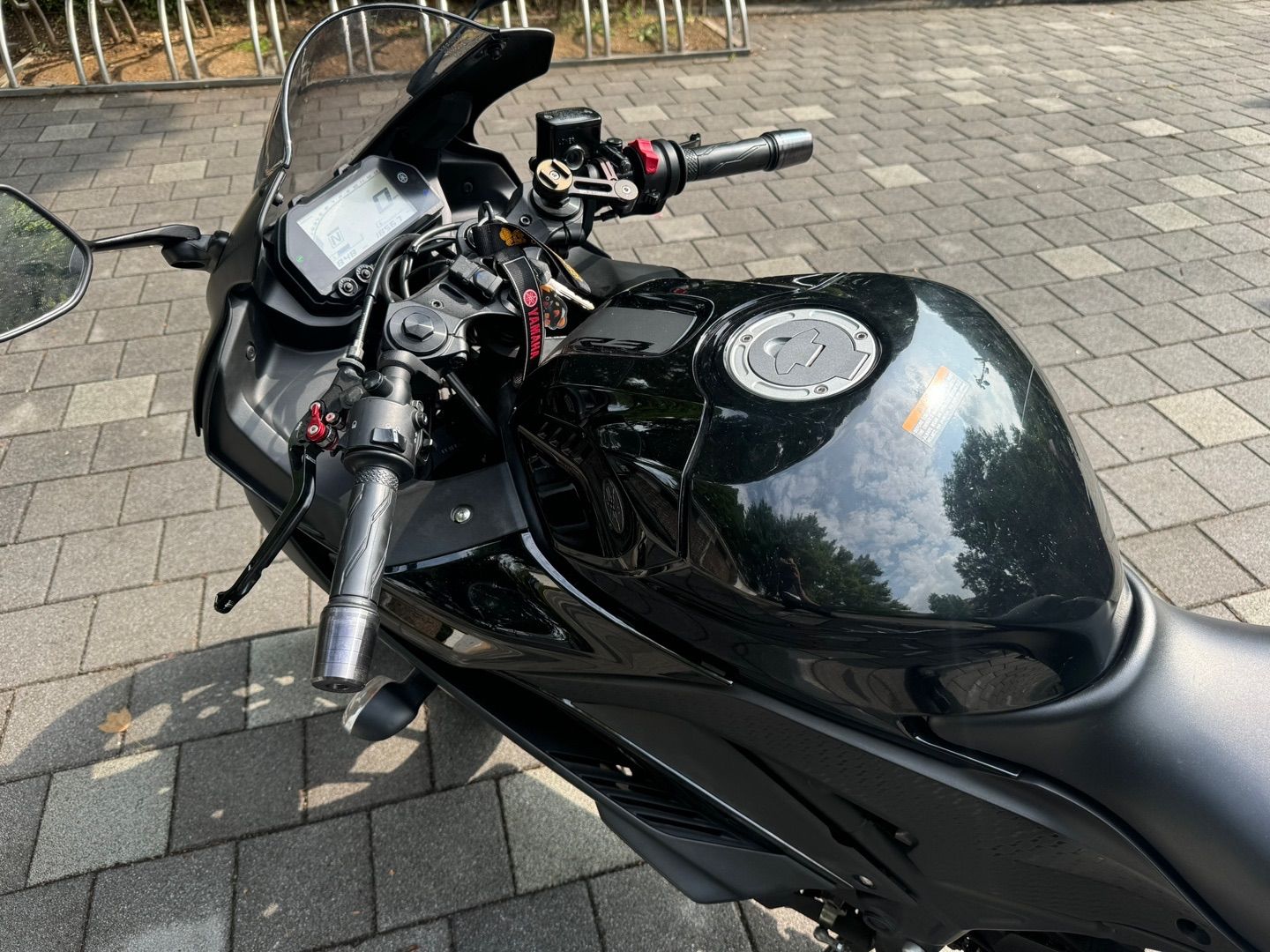 야마하 YZF R3 thumb 2
