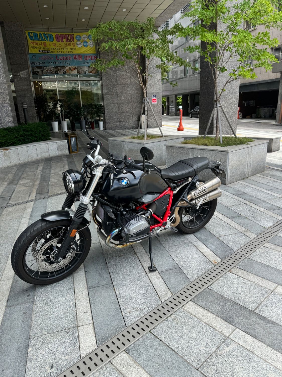 BMW R nine T 스크램블러 thumb 2