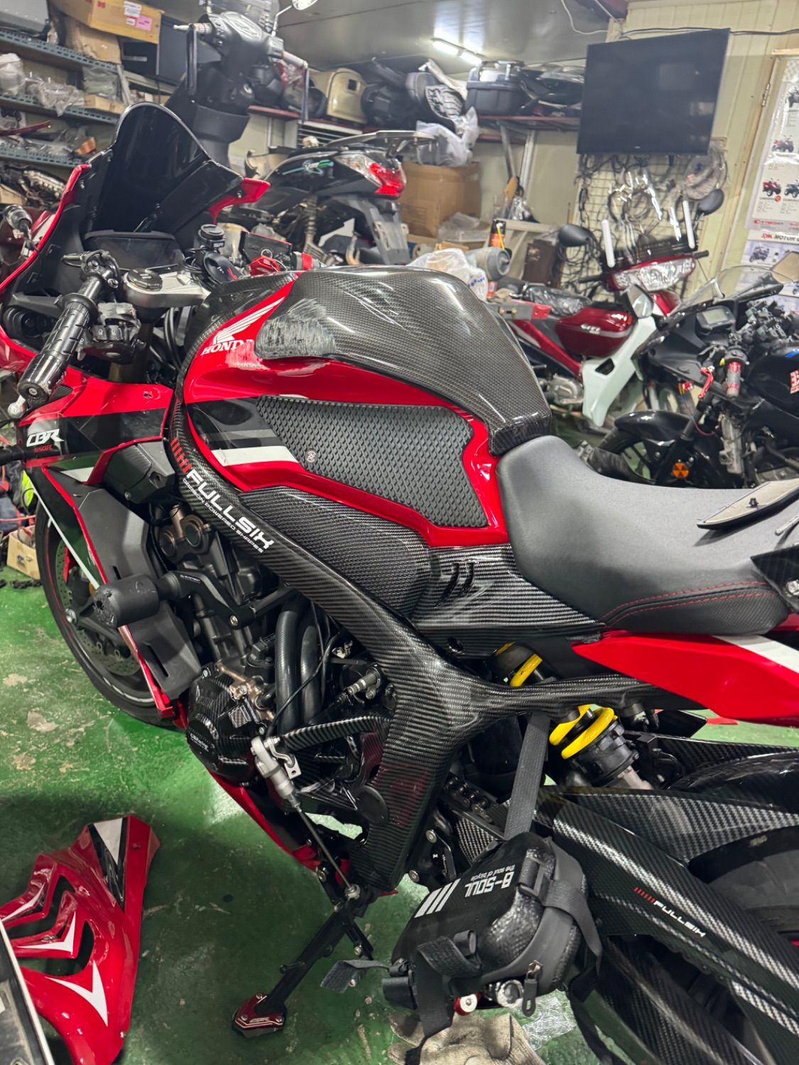 혼다 CBR 650 R MT more