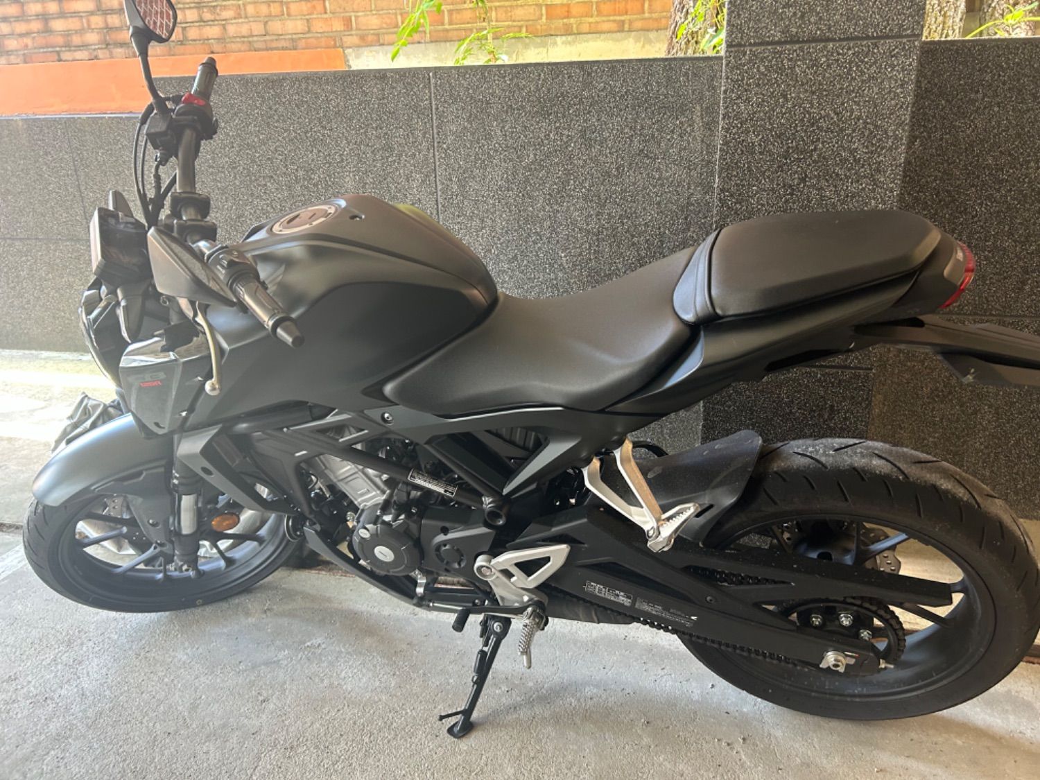 혼다 CB 125 R more