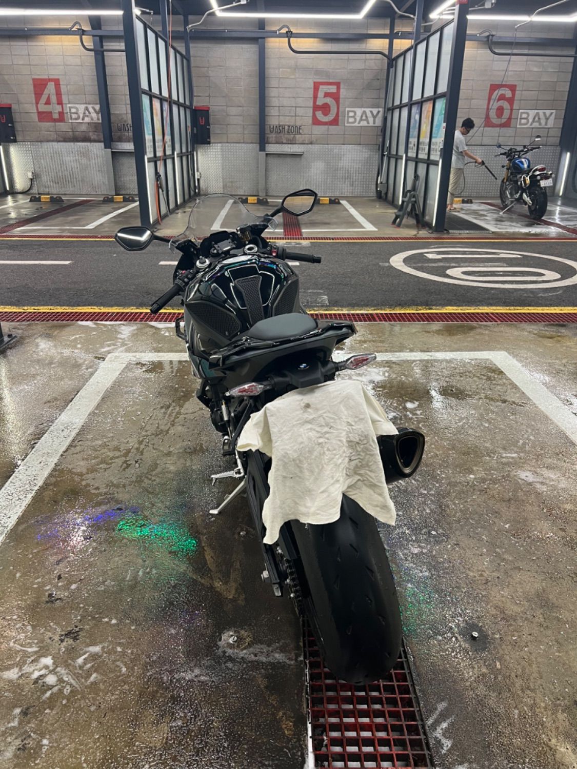 BMW S 1000 RR 2023 블랙 사진 4