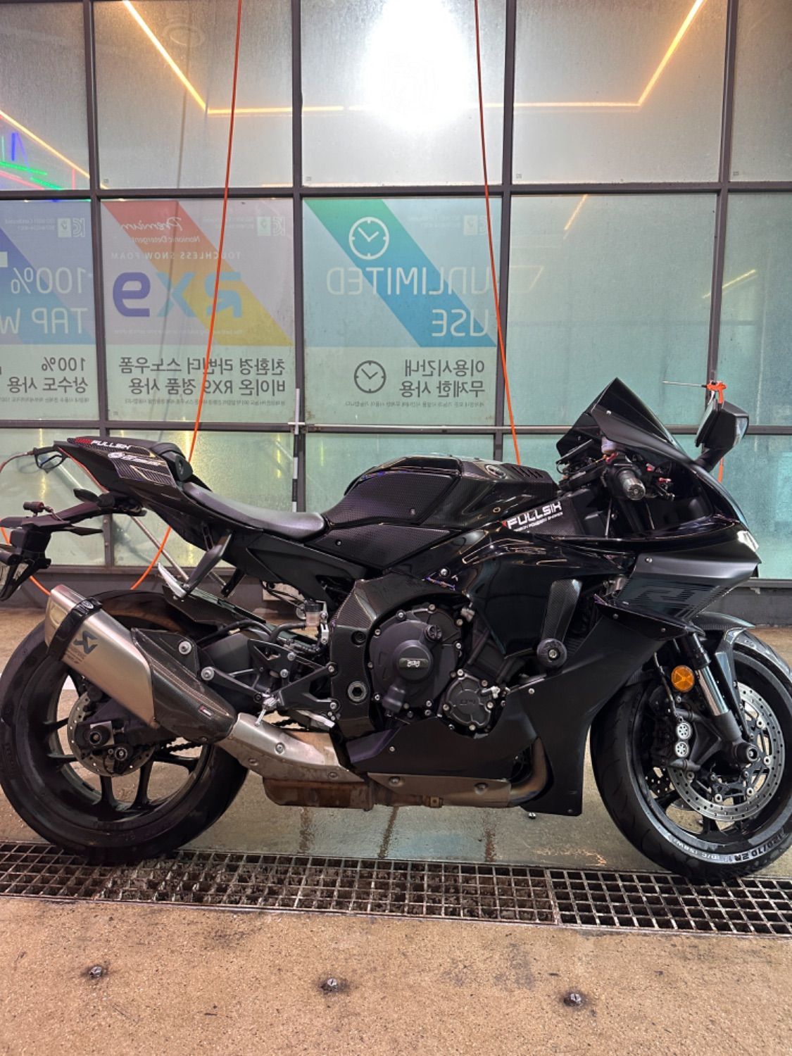 야마하 YZF R1 thumb 2