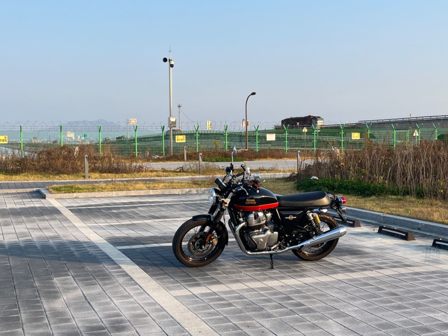 로얄엔필드 인터셉터 650 thumb 2