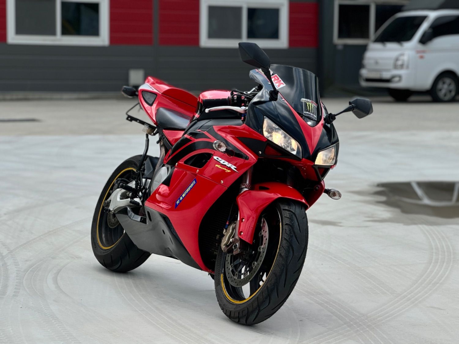 혼다 CBR 1000 RR thumb 2