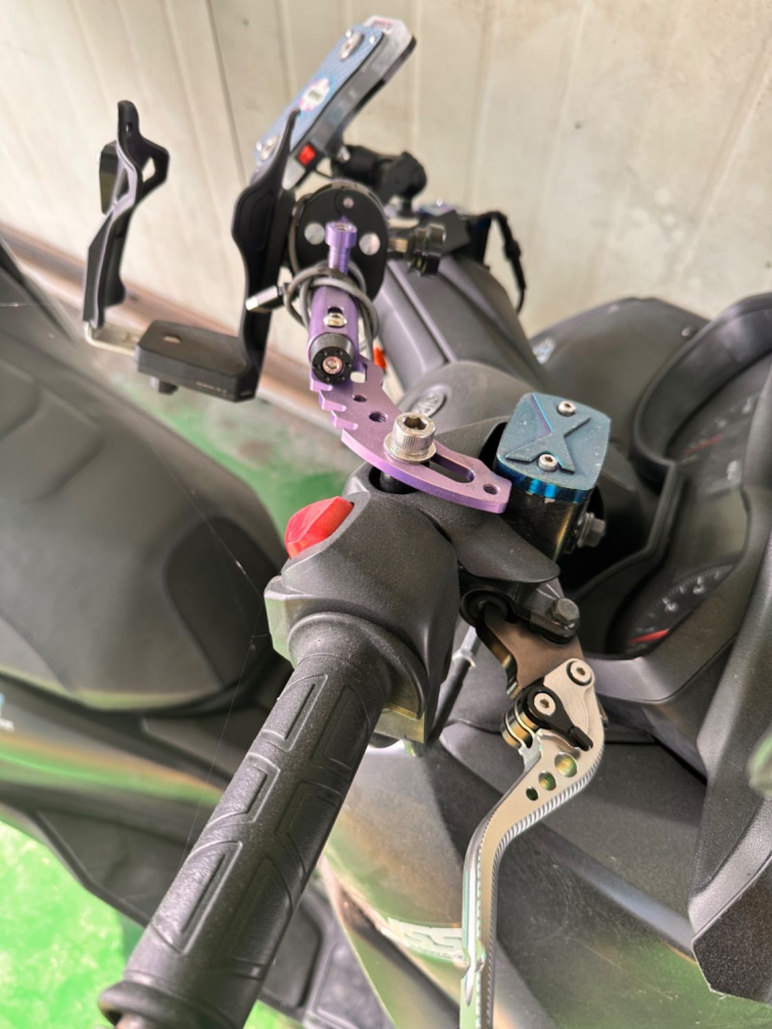 야마하 XMAX 300 ABS more