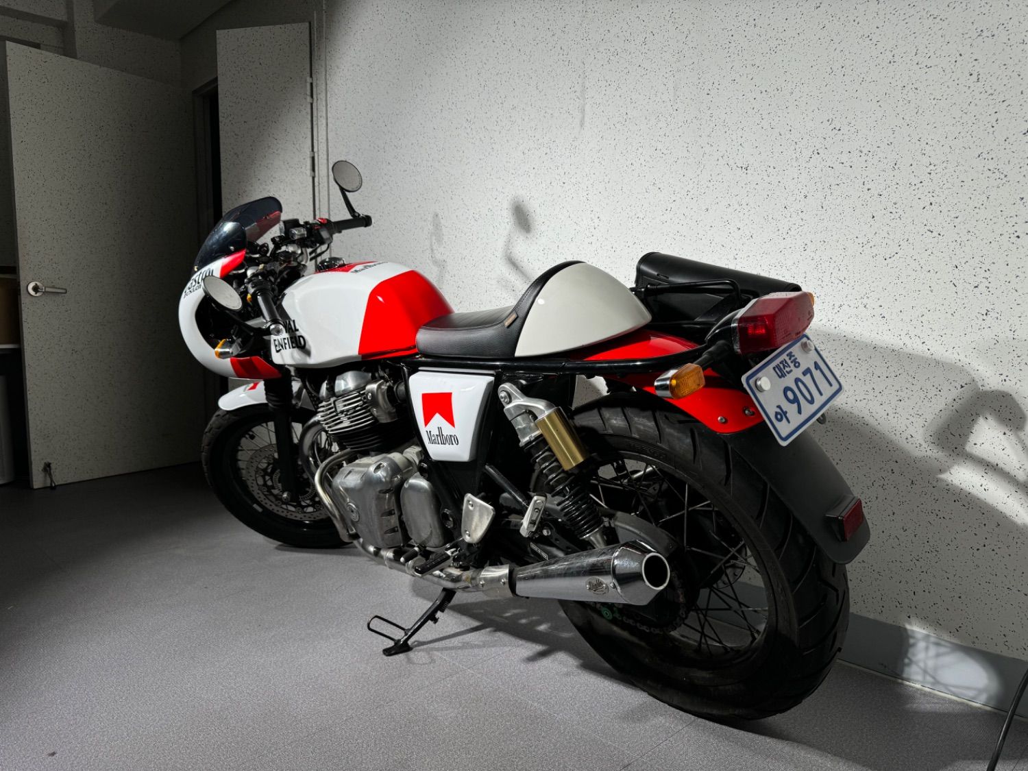 로얄엔필드 컨티넨탈 GT 650 more