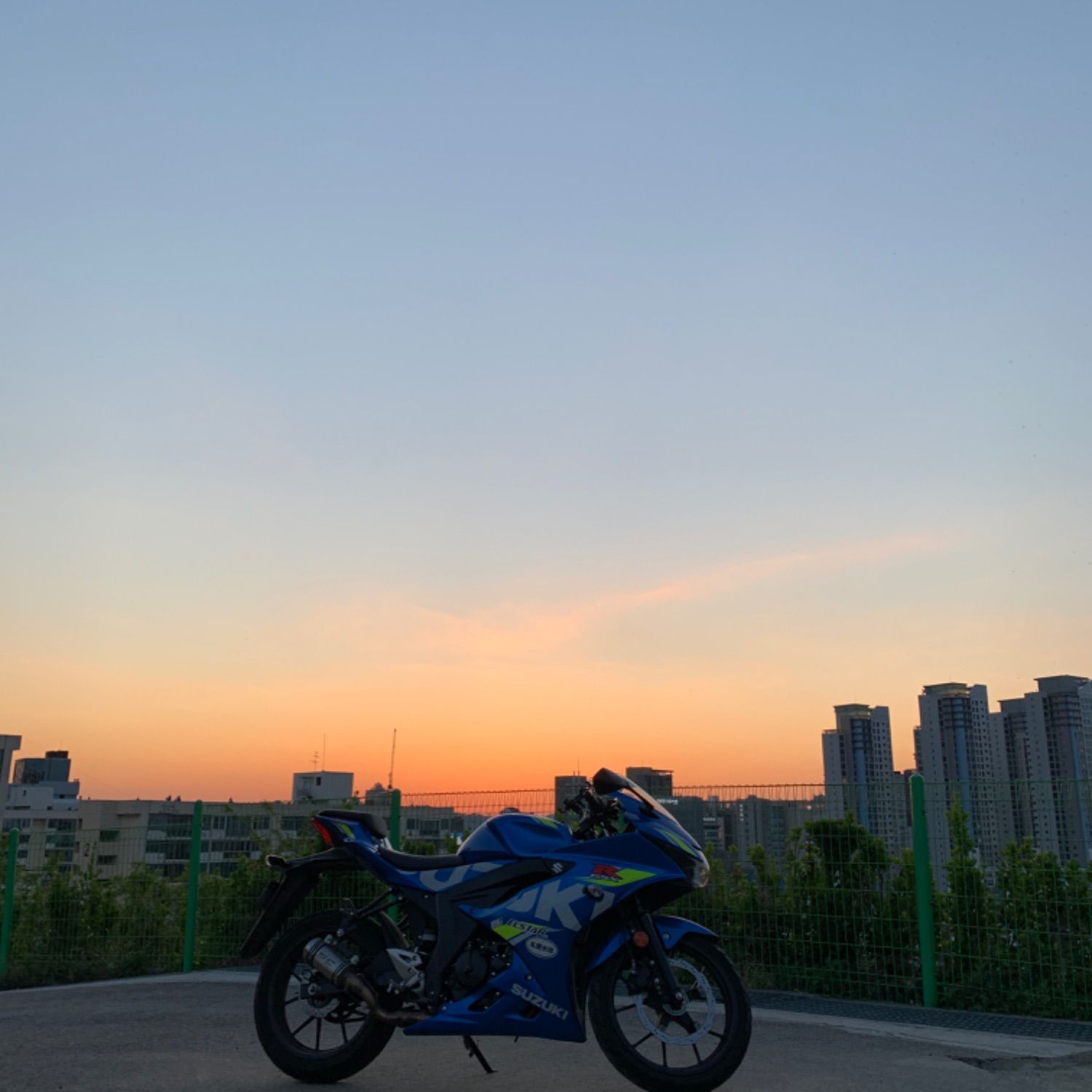 스즈키 GSX R 125 ABS thumb 2