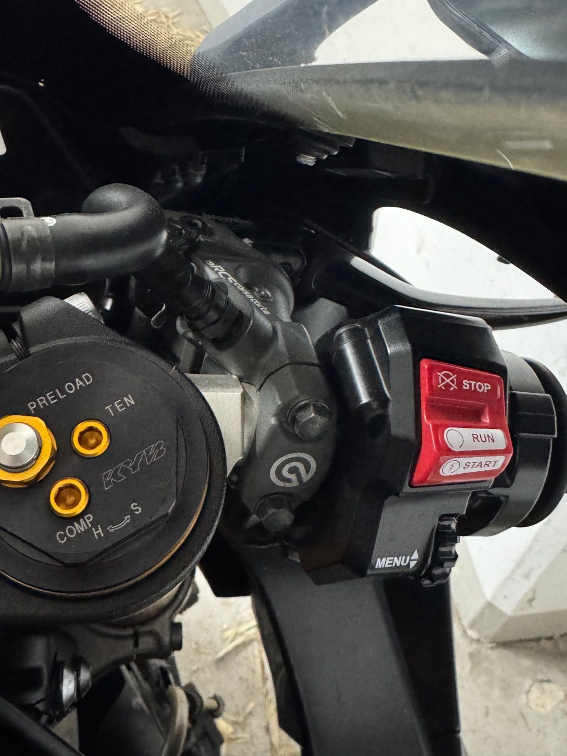 야마하 YZF R1 2019 블랙 사진 8