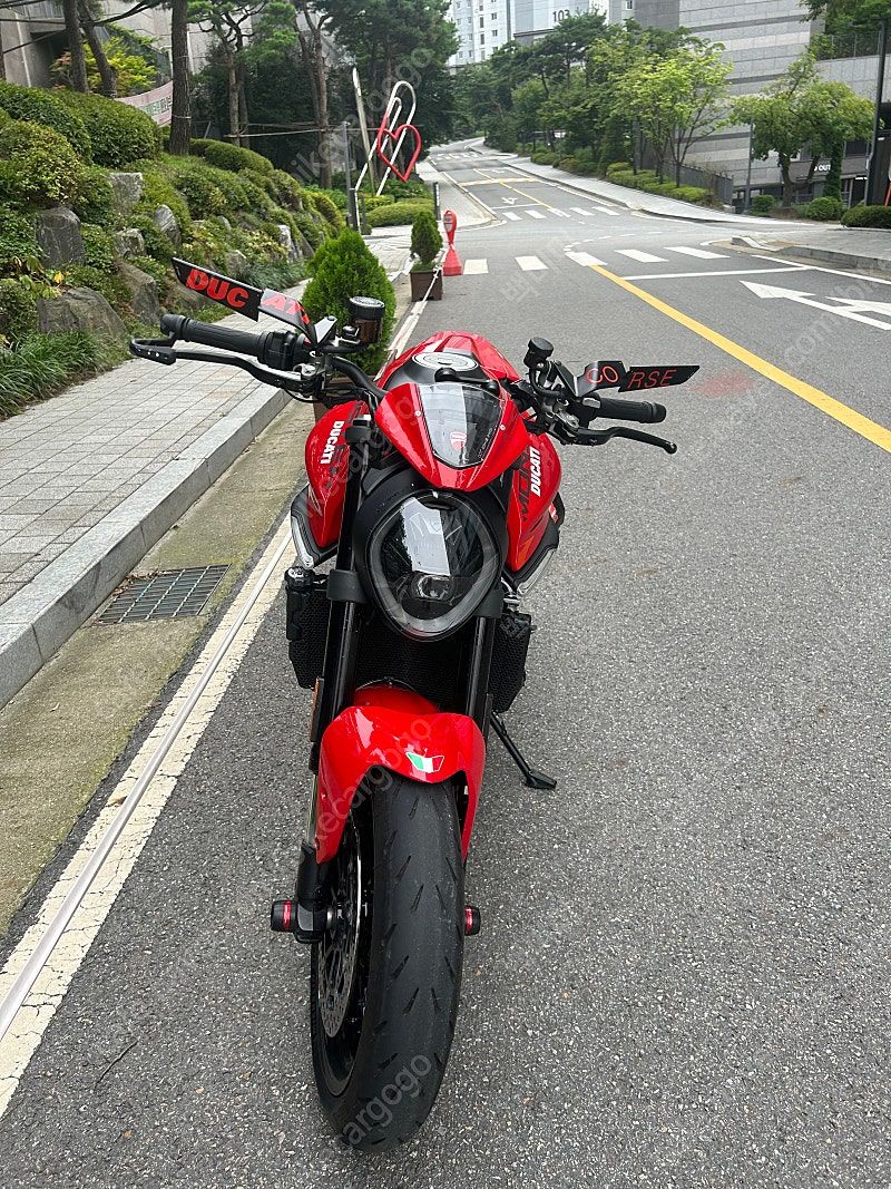 두카티 몬스터 937 main