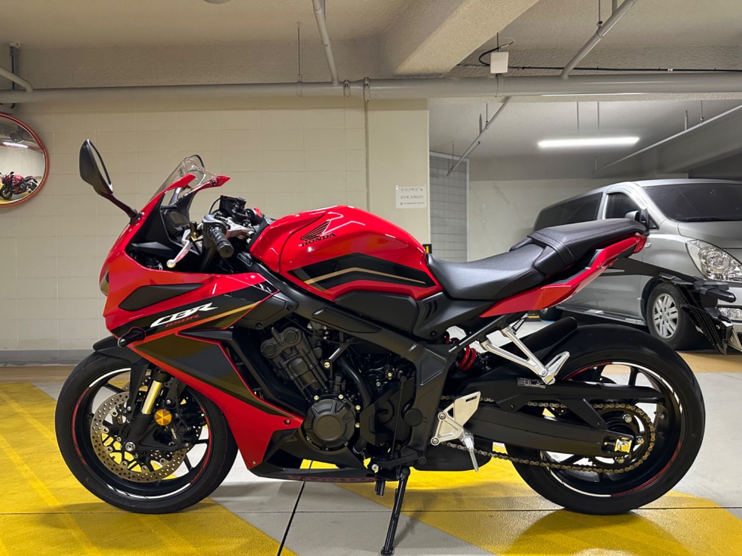 혼다 CBR 650 R MT thumb 2