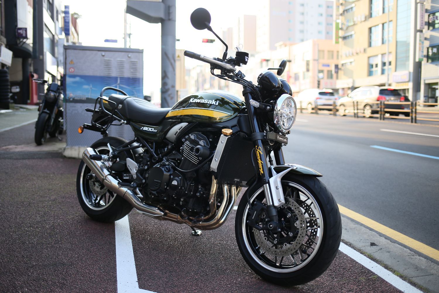 가와사키 Z 900 RS thumb 2