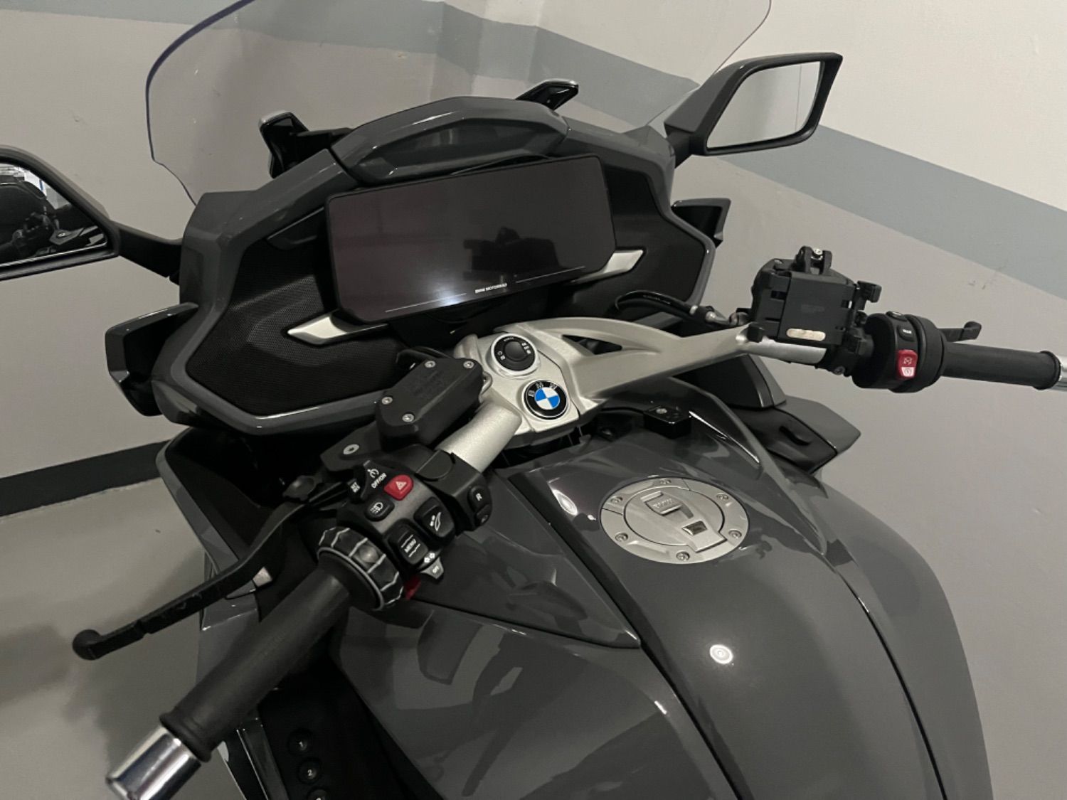 BMW K 1600 그랜드 아메리카 2023 블랙 사진 4