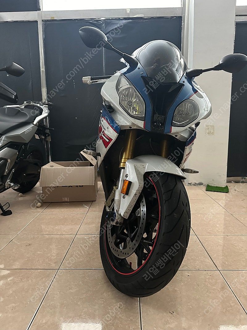 BMW S 1000 RR more