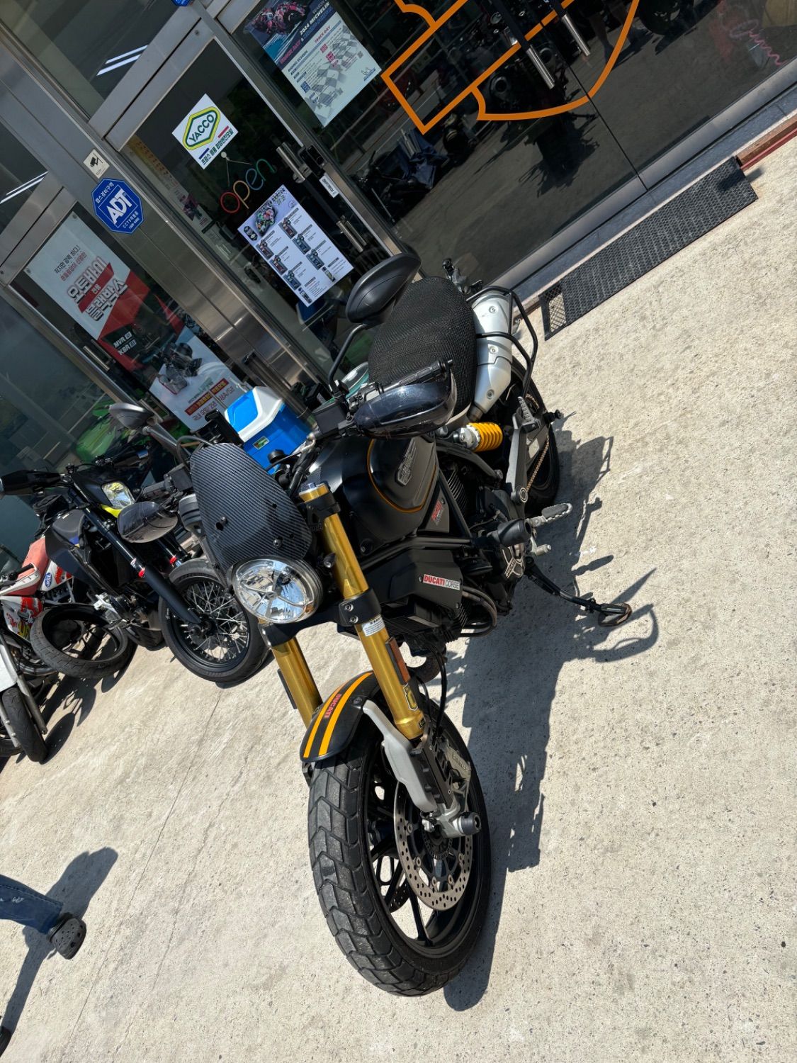 두카티 스크램블러 아이콘 thumb 2