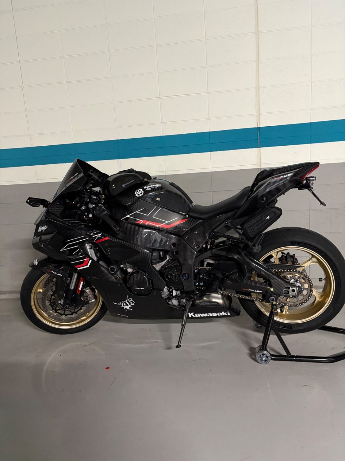 가와사키 닌자 ZX 10 R 2023 블랙 사진 1