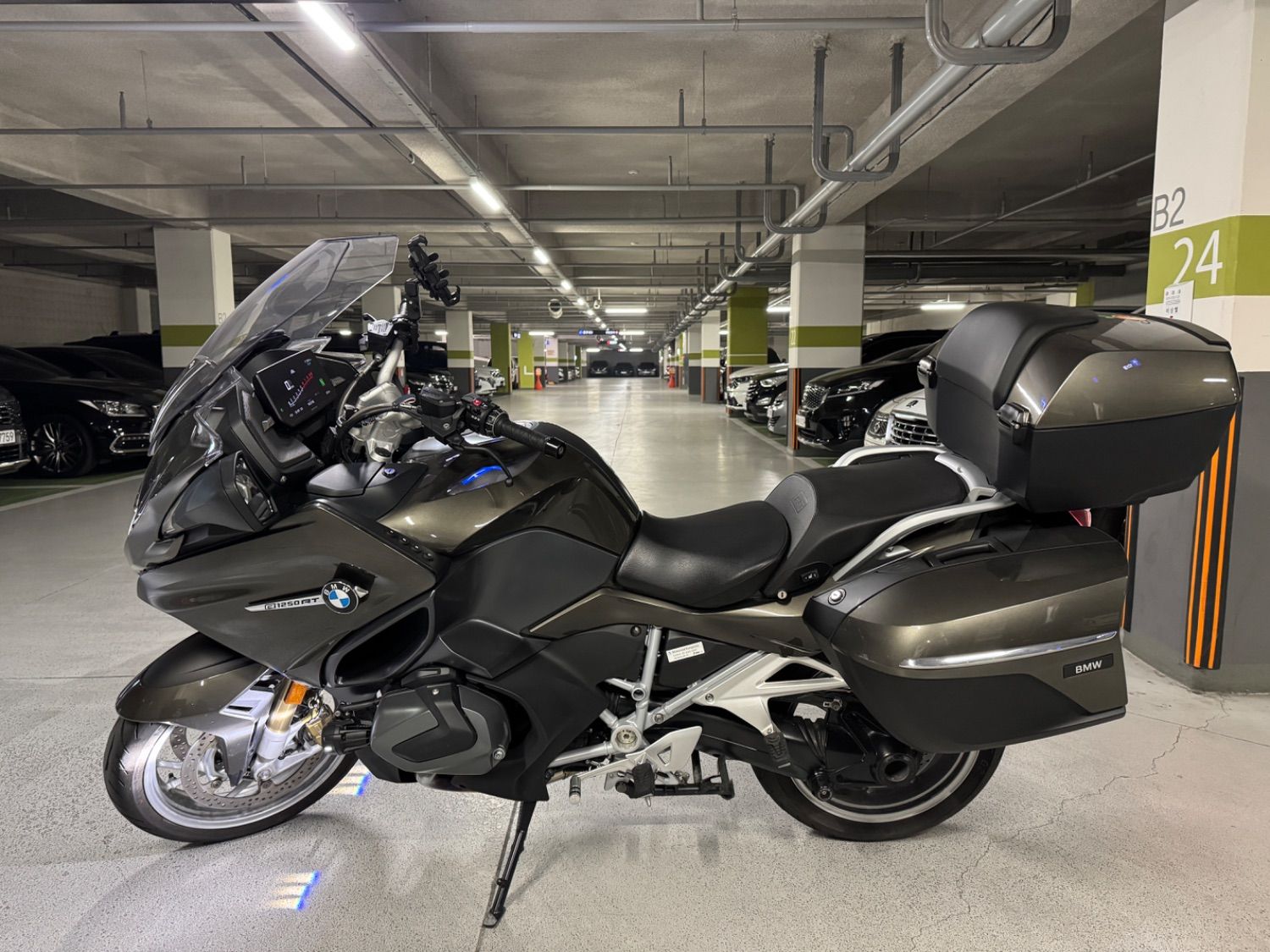 BMW R 1250 RT 2021 블랙 사진 3