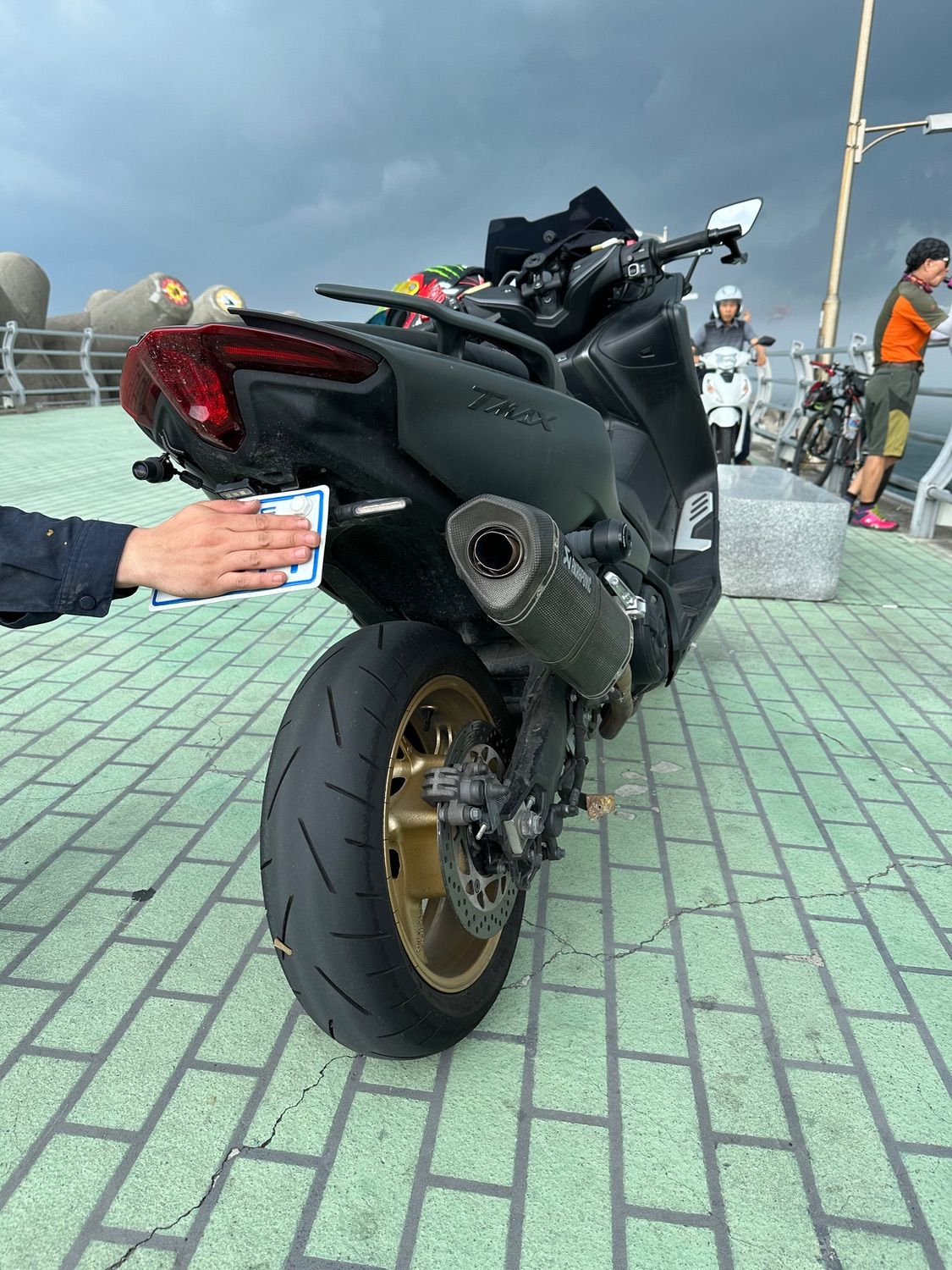 야마하 TMAX 560 thumb 2