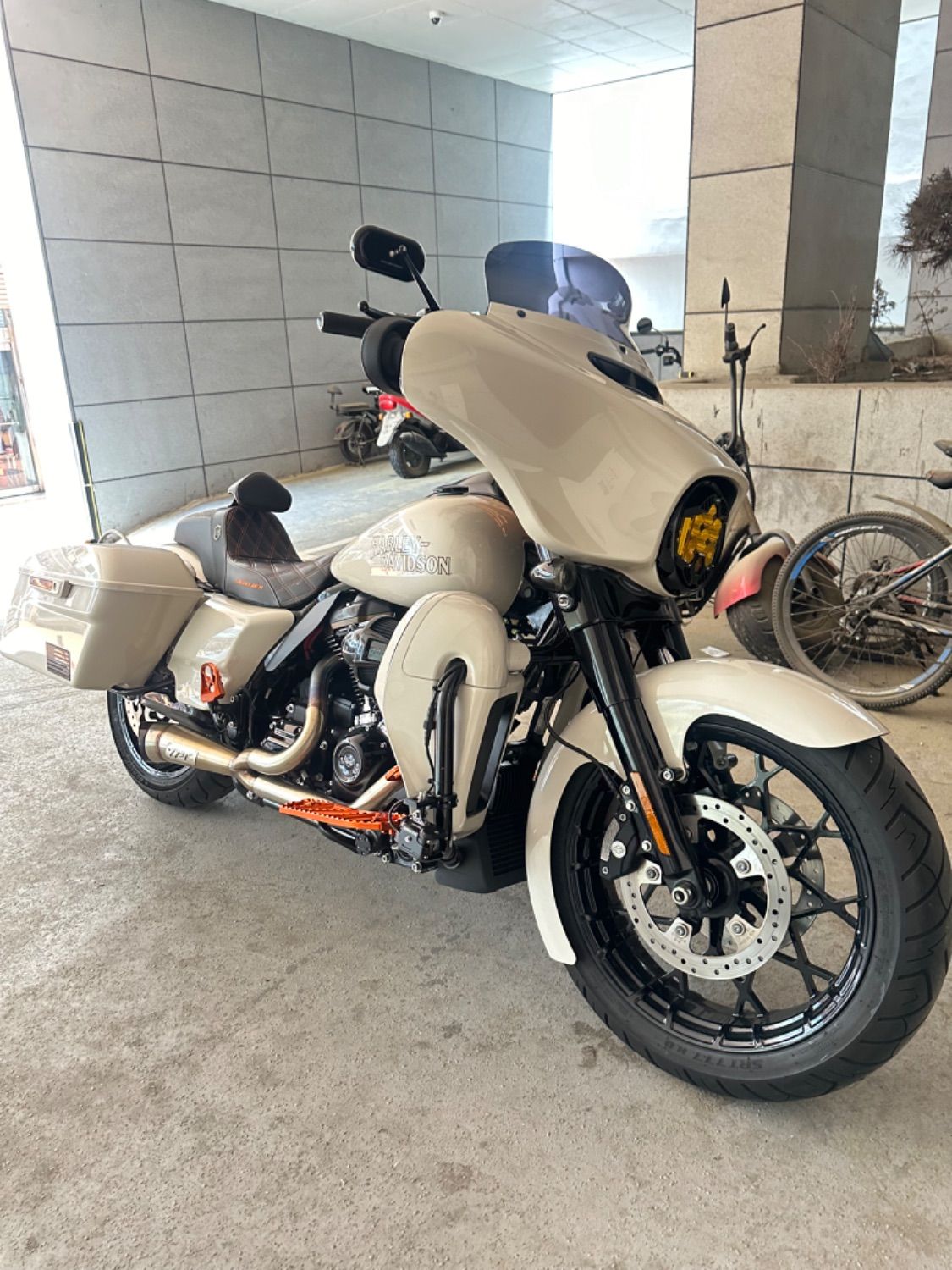 할리데이비슨 스트리트 글라이드 thumb 2