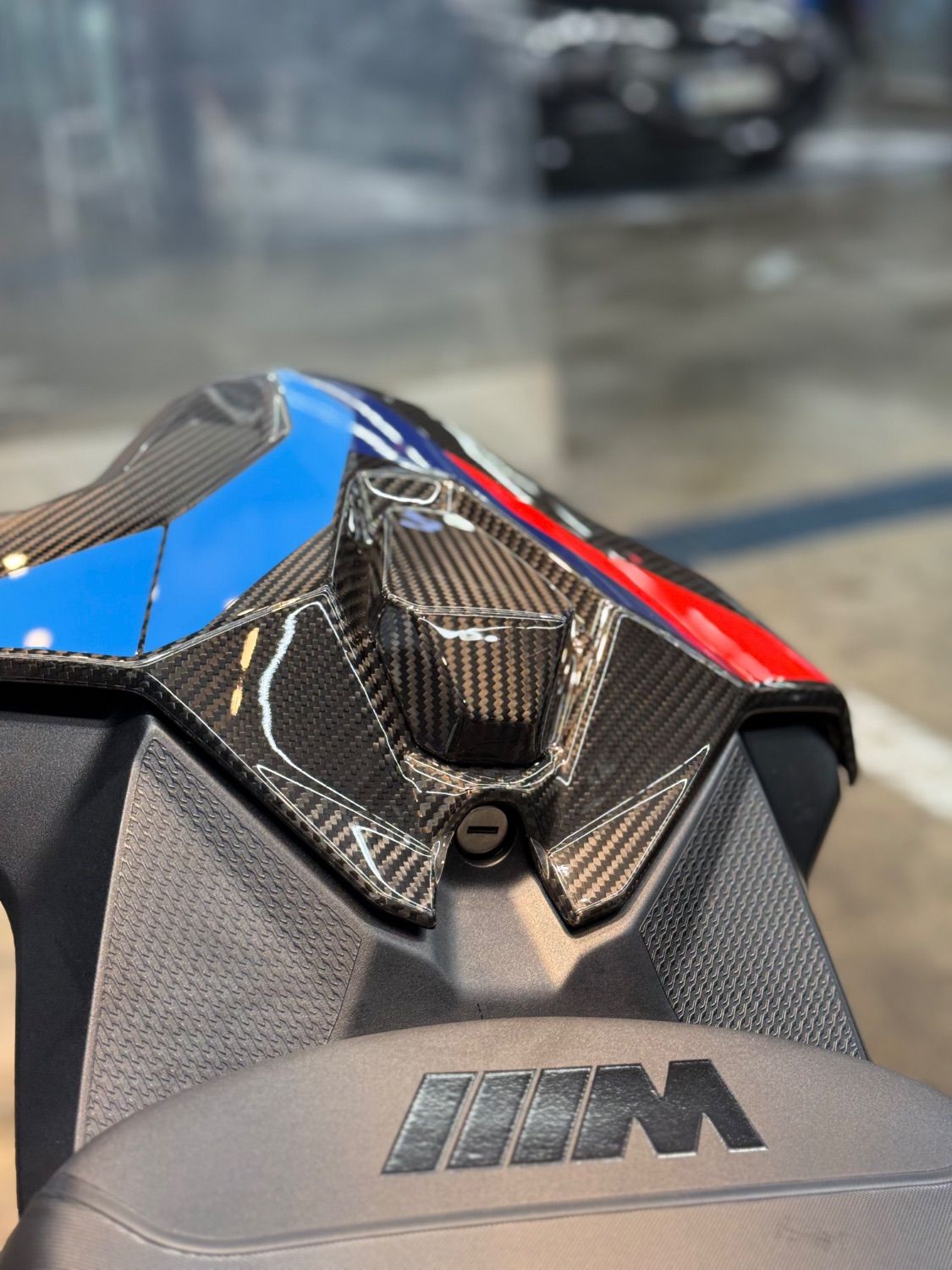 BMW M 1000 RR 2023 블랙 사진 3