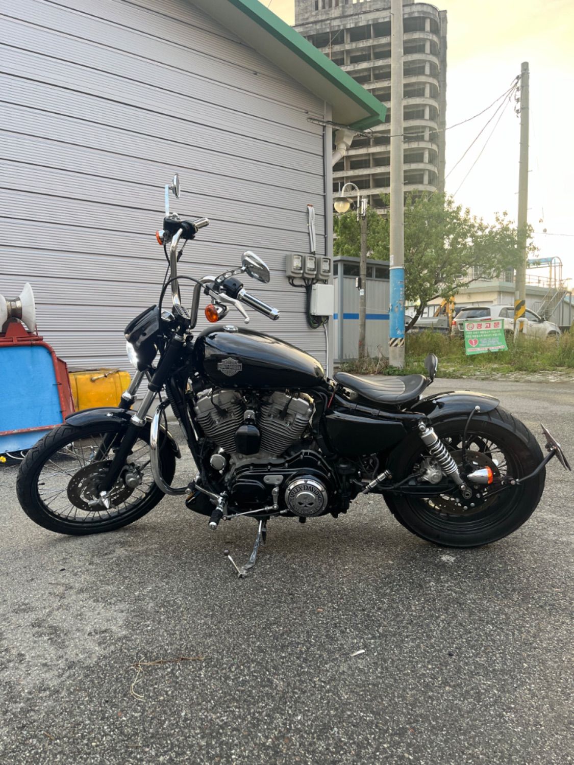 할리데이비슨 아이언 883 thumb 2