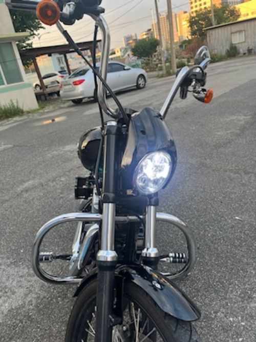 할리데이비슨 아이언 883 thumb 2