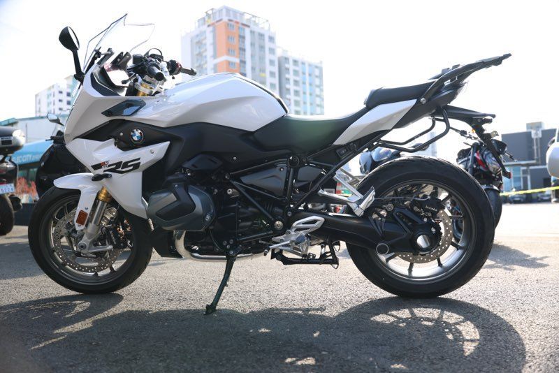 BMW R 1250 RS 2024 화이트 사진 7