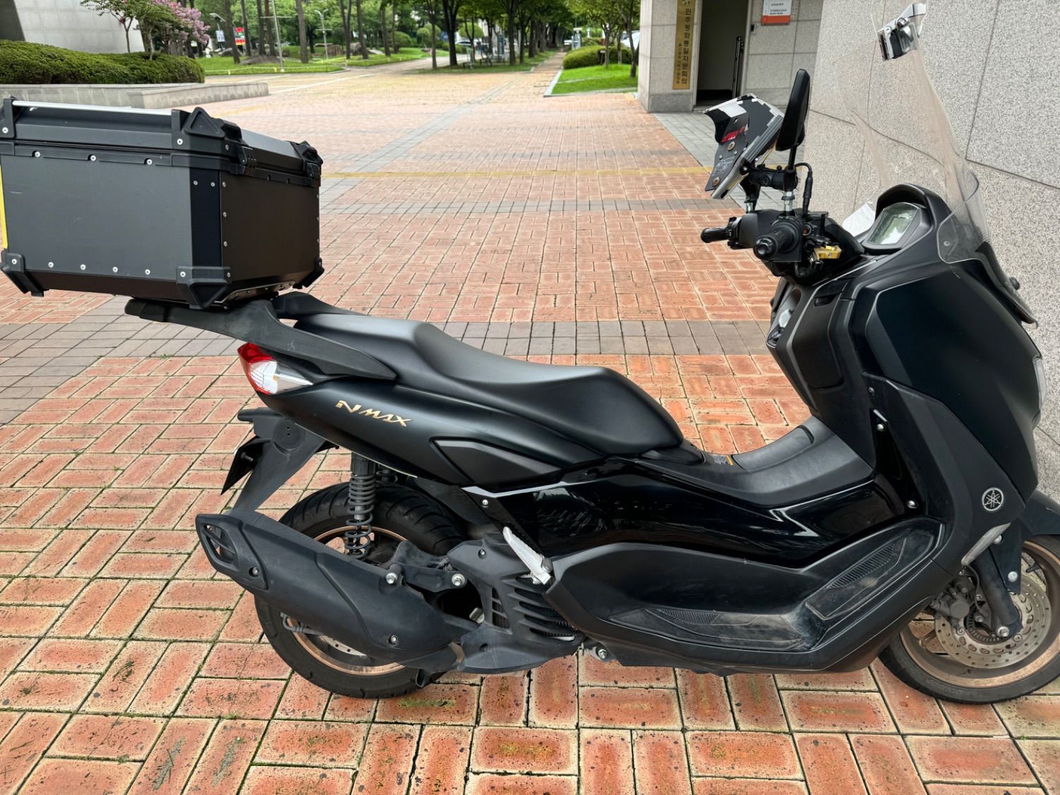 야마하 NMAX 125 thumb 2