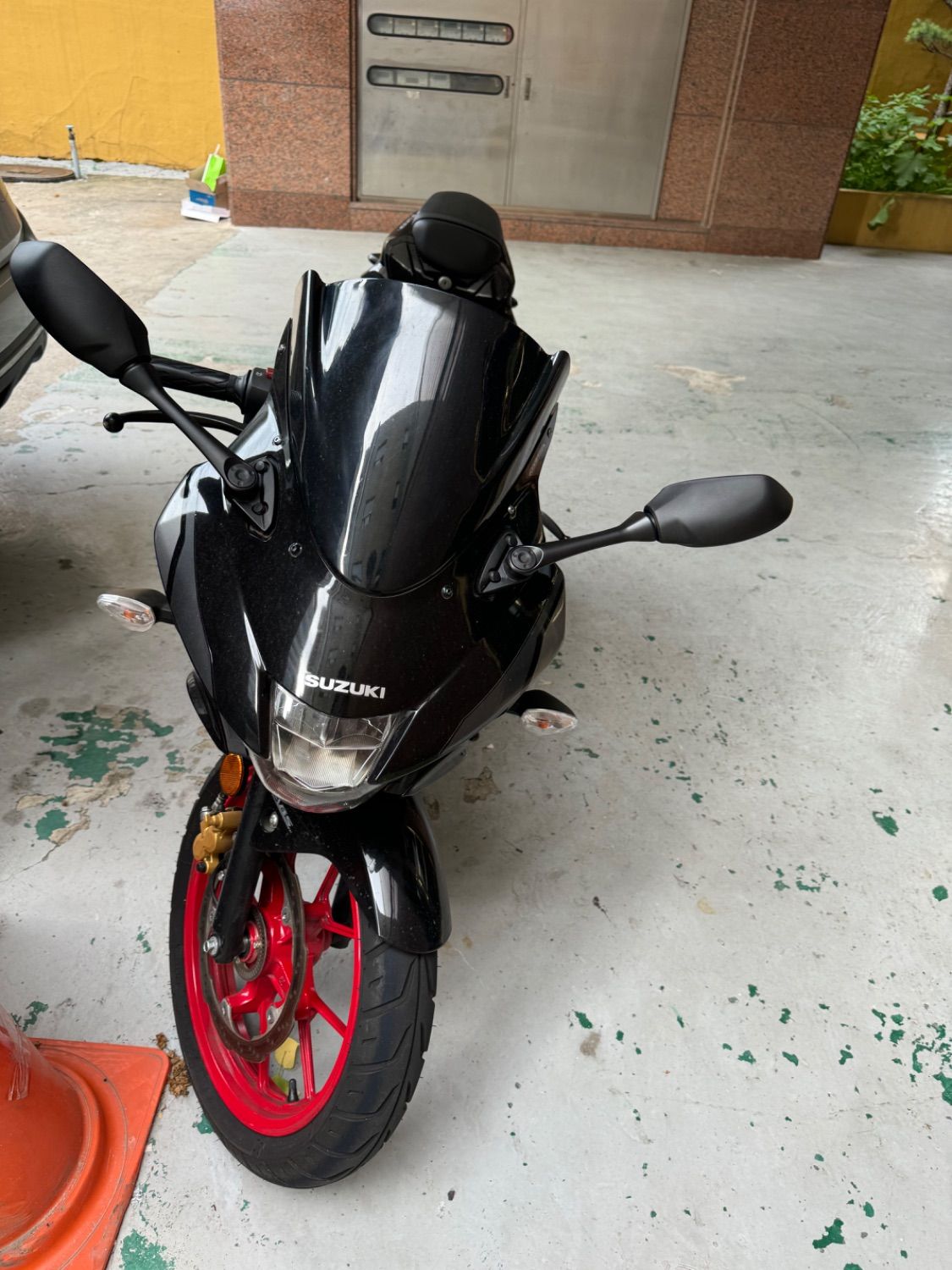 스즈키 GSX S 125 more