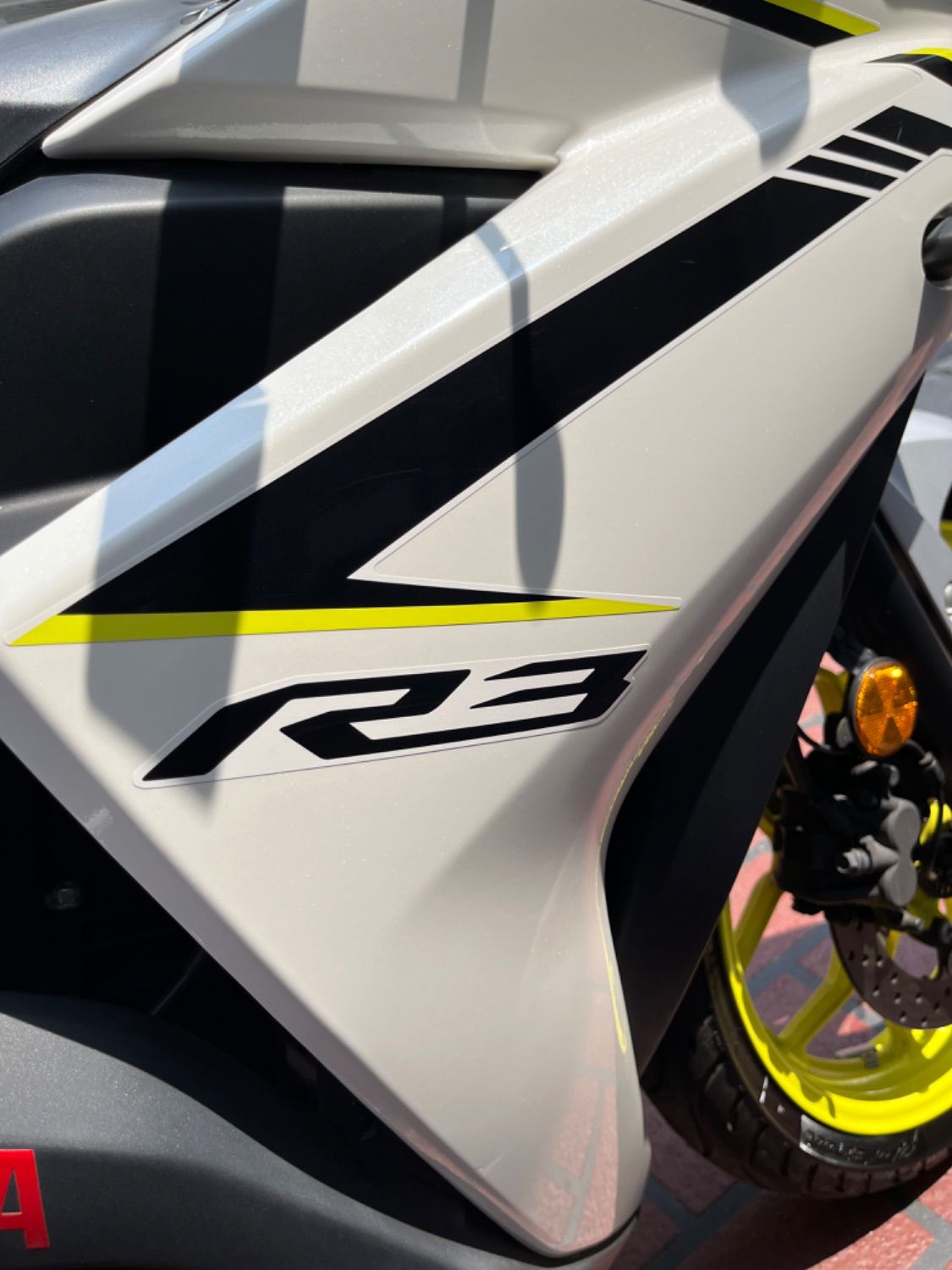 야마하 YZF R3 more