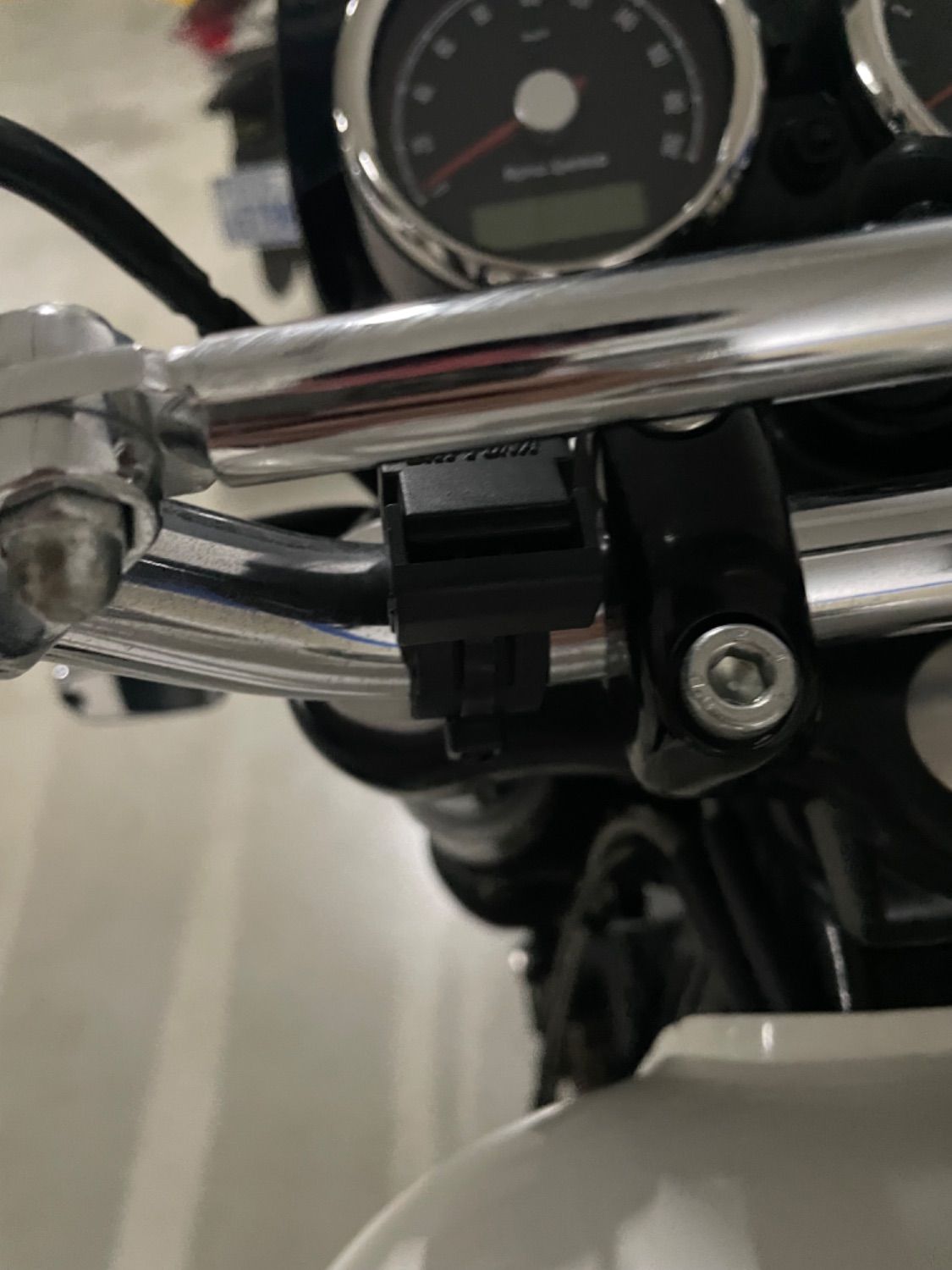 로얄엔필드 인터셉터 650 more