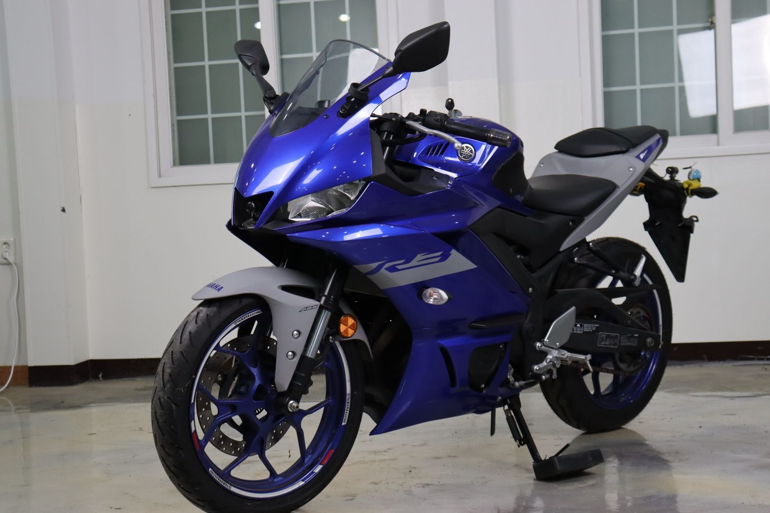 야마하 YZF R3 more