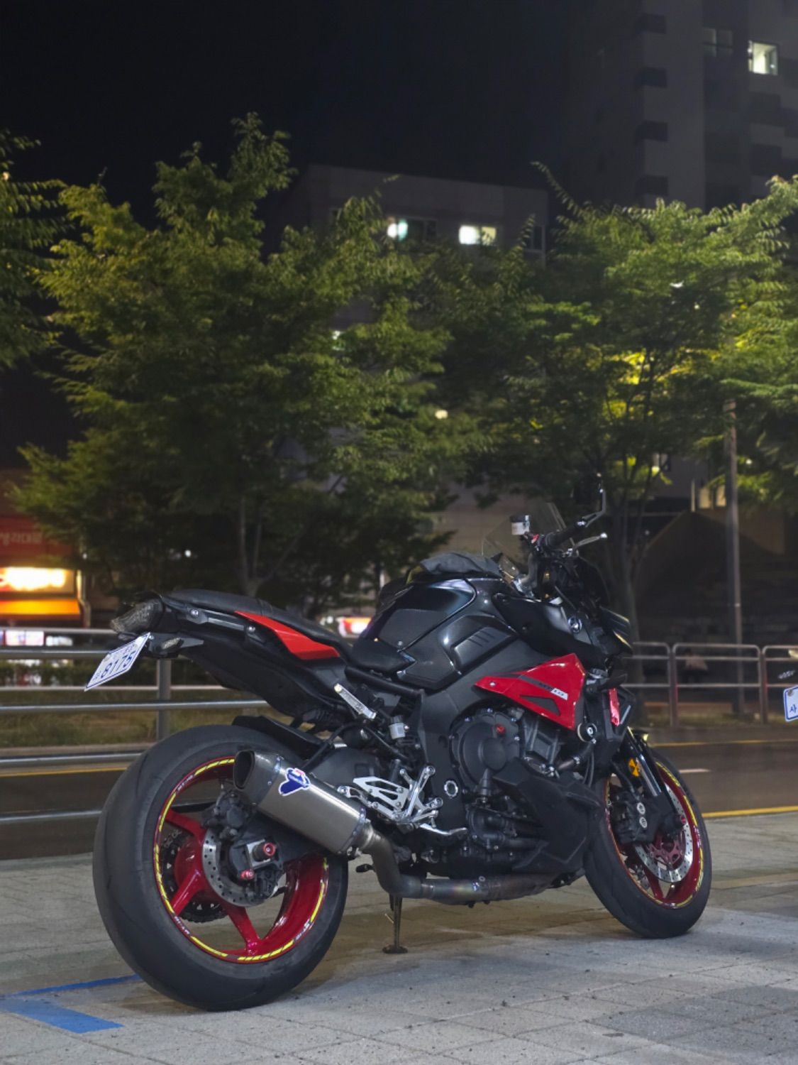 야마하 MT 10 thumb 2