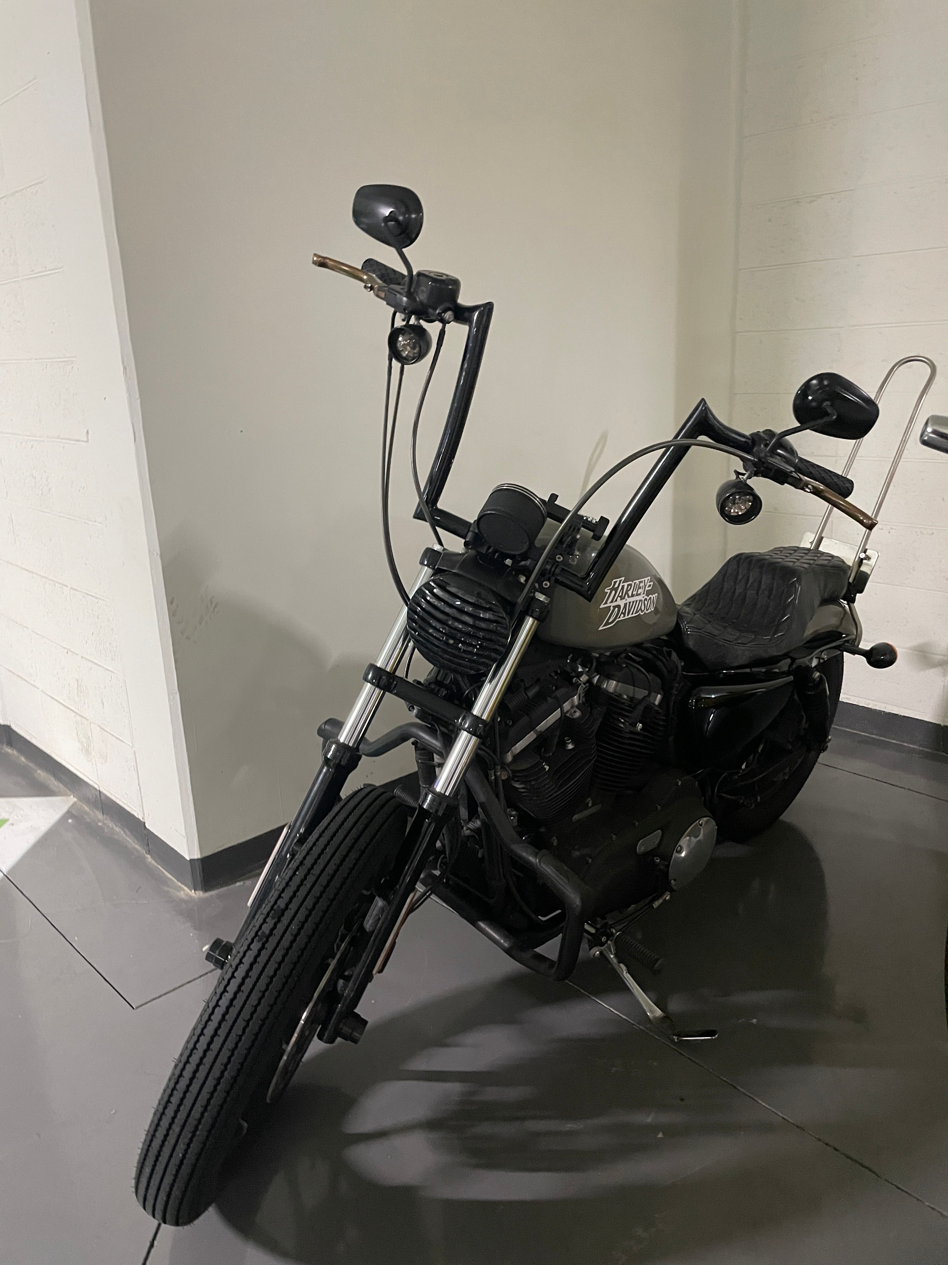 할리데이비슨 아이언 883 thumb 2