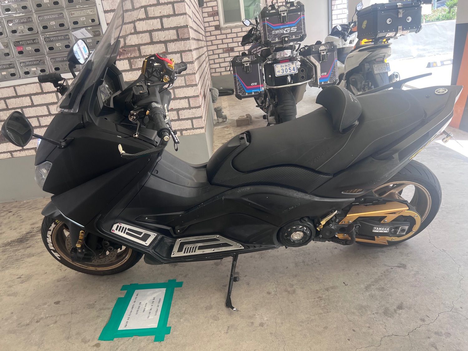 야마하 TMAX 530 more