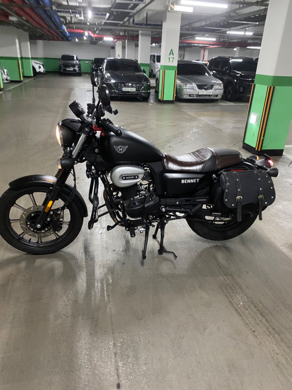 기타 베네트 125 more